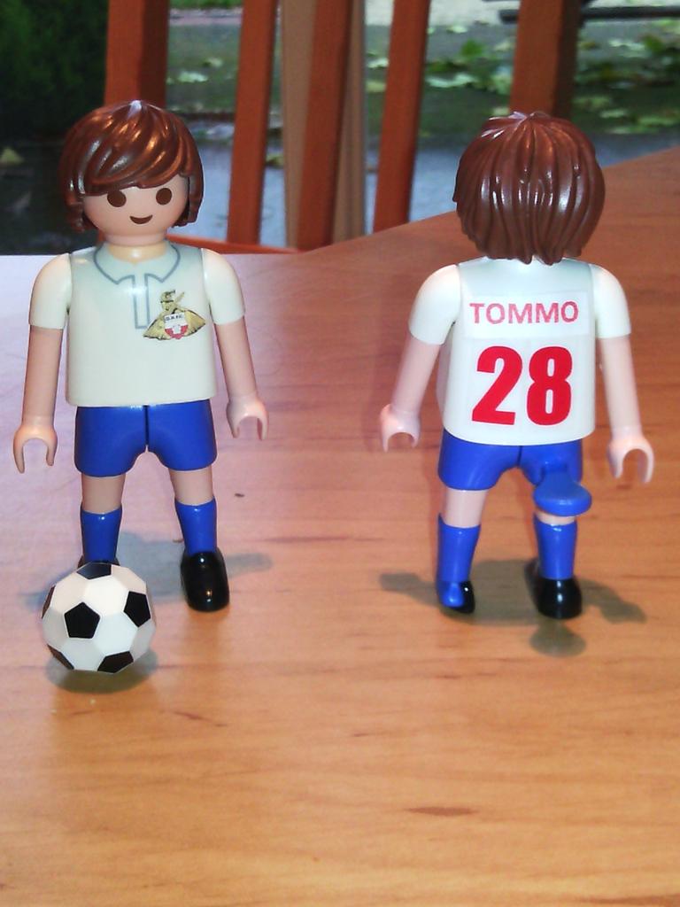 1DKAT42's tweet photo. Louis &amp; Freddie are so cute
Hope 1 day @Louis_Tomlinson will see the #MiniLouis I made for him❤
#ProjectHomeLouisDay https://t.co/LmAHNJL3kf