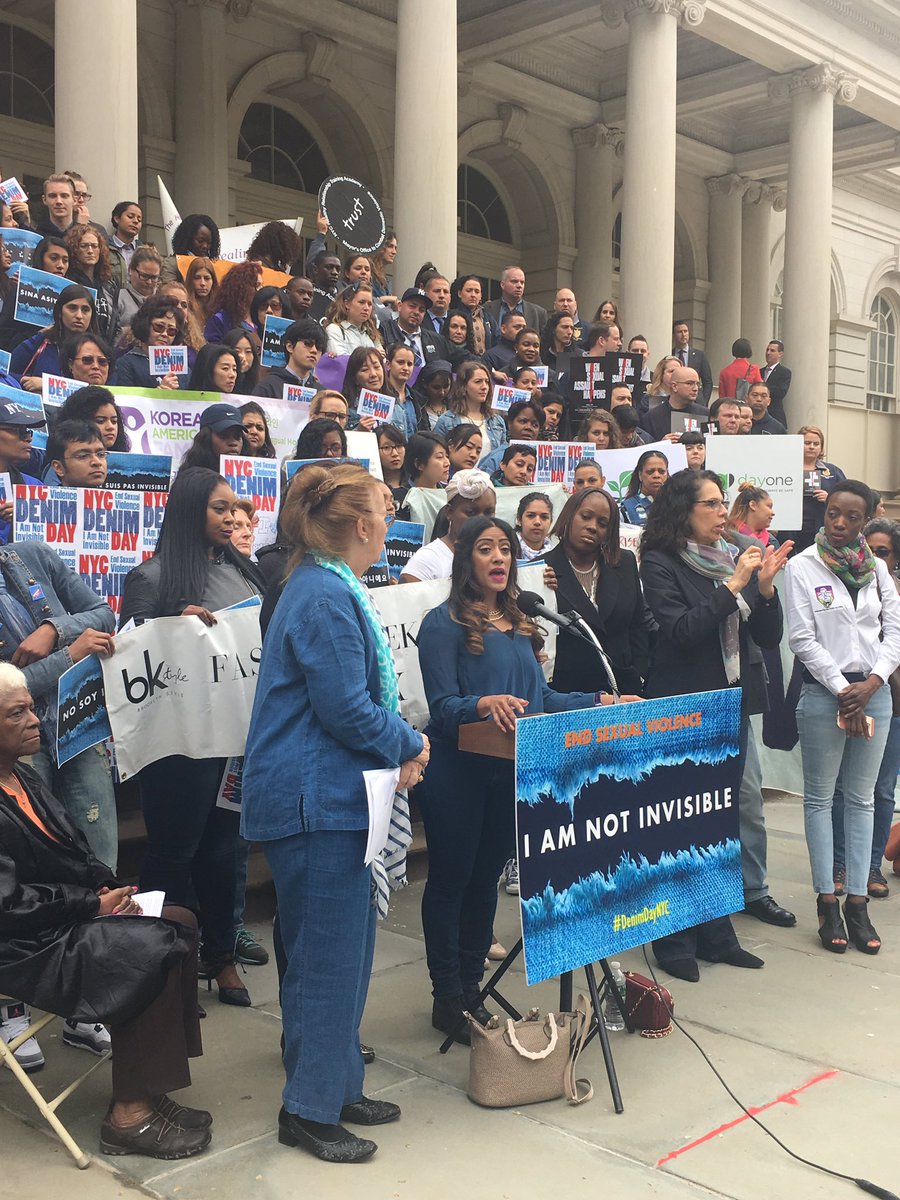 marializardo's tweet photo. #DenimDay2016 Survivor sharing her story @NMICnyc @DenimDayNYC @cmlauriecumbo @galeabrewer https://t.co/P4ARNtAof0