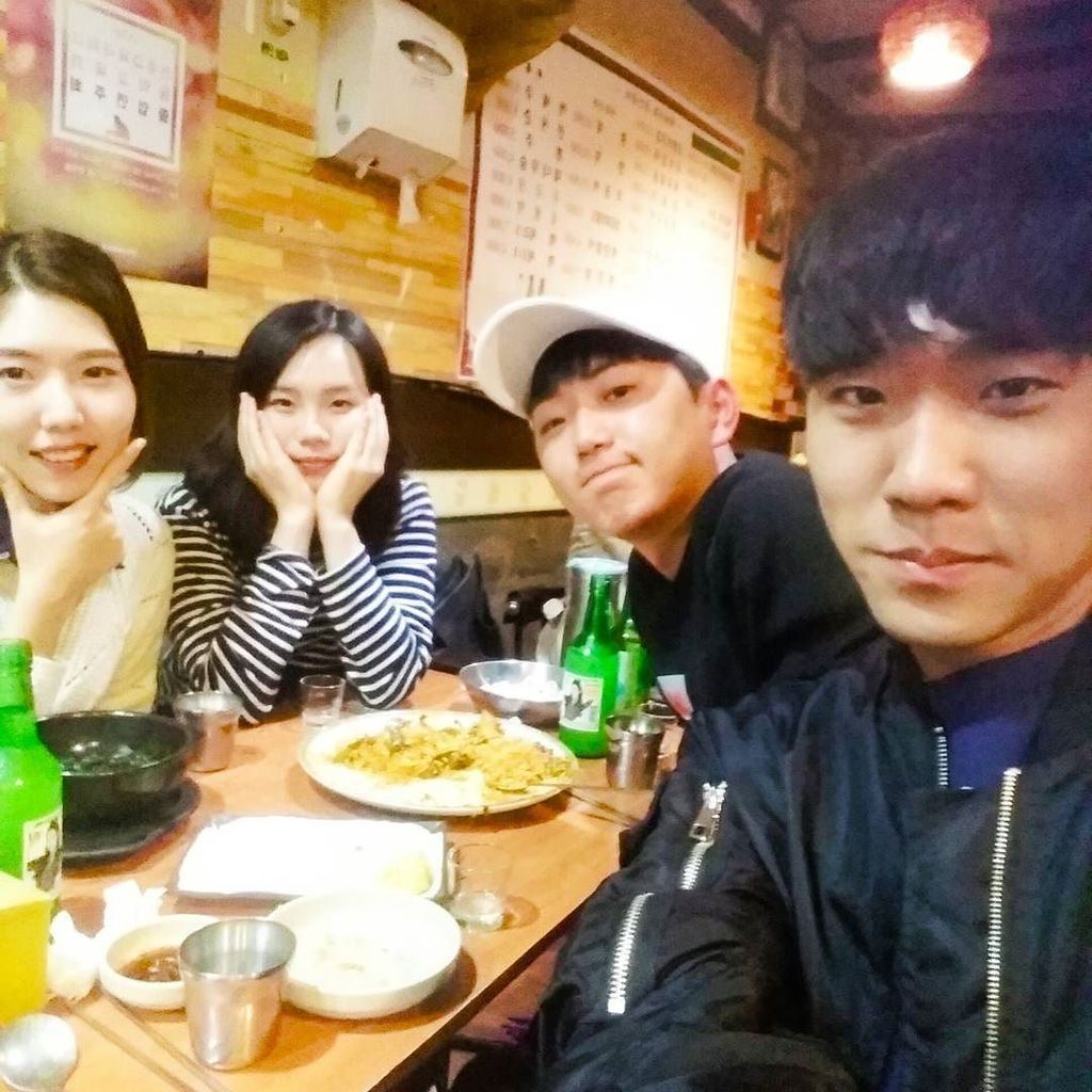 jeonjugram's tweet image. 이번 학기 드랍만 세개...😣 역시 그래도 남는 건 동기들뿐! 역시 동기사랑💞 휴학하고 미용💇 배워야징
#교육심리 #에프 #전주교대 #휴학 #미용 #일상 #선팔 #맞팔 #술스타그램 💃 by yeon_9603