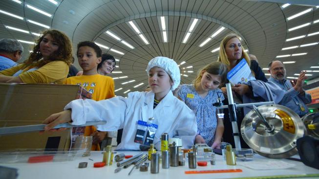 IAEATC's tweet photo. RT @iaeaorg: Over 1000 visitors step into #IAEA HQ to learn about #nuclear science https://t.co/JMcgOvkm9k #LNF16 https://t.co/jkDzFmi599