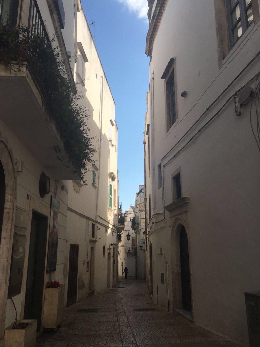 micheleemiliano's tweet photo. E adesso a Martina Franca, per una riunione a Palazzo di Città, guardate che meraviglia... #weareinpuglia https://t.co/C9UZ4aOVEX