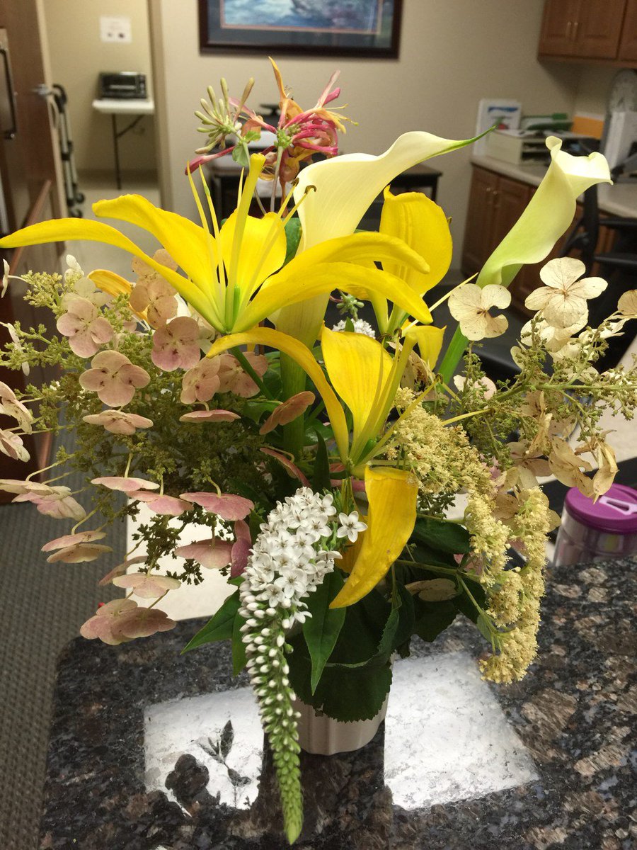 TQueenStudio's tweet image. Plant a Garden of Flowers queenstudio.net/2016/04/27/pla…