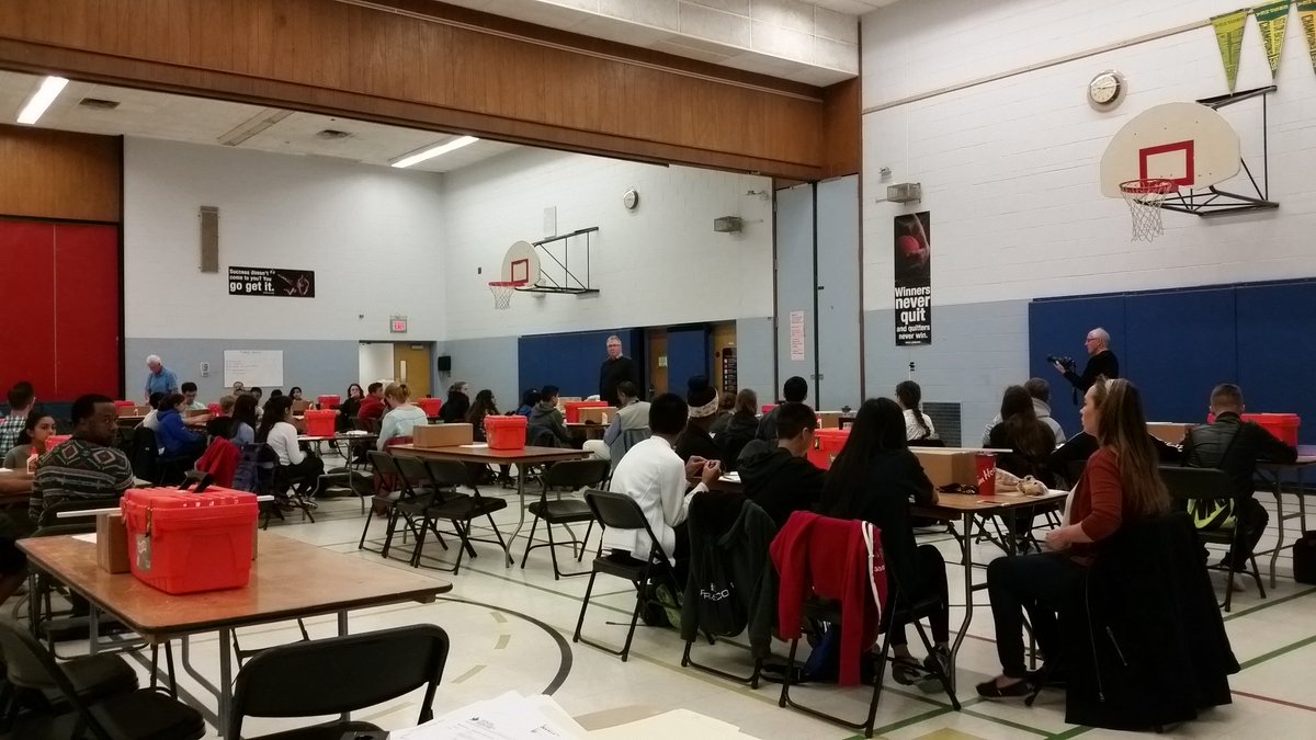 HStemtastic's tweet image. Exciting morning @DixonGroveJMS 22 schools prep for the Canadian Fluid Power Challenge in May! #CFP2016 @TDSB_STEM