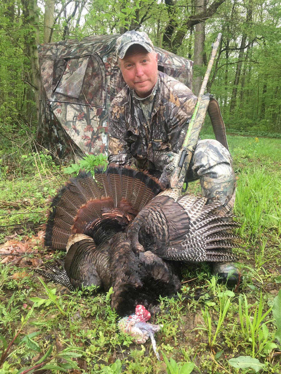 LongBeardMafia's tweet photo. Pro Staffer Paul Averill knocks down a Indiana longbeard this morning. 1 down, 3 to go. #CantStopTheFlop #Avianx https://t.co/bC8ChVOnMK