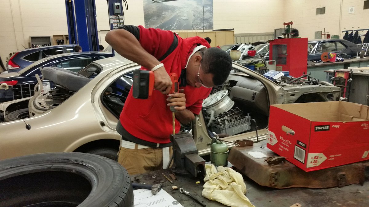 MrBarberTFSS's tweet photo. We work, work, work, work, work, work...
so we can learn, learn, learn, learn, learn.
#TFSSauto https://t.co/CBQARNHiVU