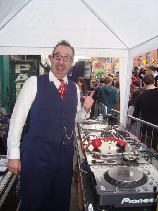 GRUBMCR's tweet image. In charge of the records all evening is vintage disk jockey Mr Sid! Have a listen below... 

mixcloud.com/drsid/