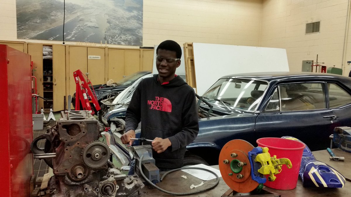 MrBarberTFSS's tweet photo. We work, work, work, work, work, work...
so we can learn, learn, learn, learn, learn.
#TFSSauto https://t.co/CBQARNHiVU