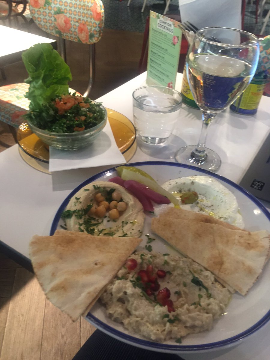 Leila_Pooh's tweet photo. My favorite food @HeathrowAirport https://t.co/LX4fh5PbZG