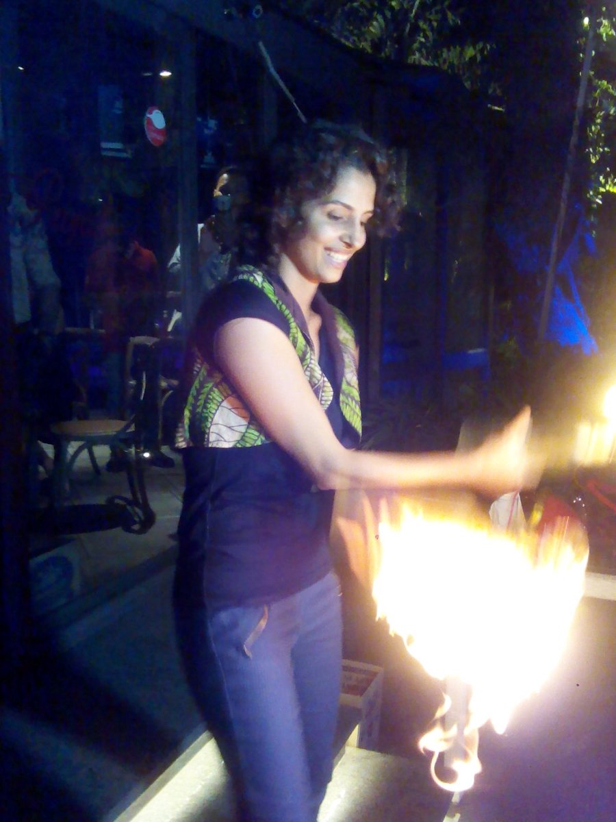 PuneetSbansal's tweet photo. What a way to play with fire.. Ami Shroff you ROCKS!! #MAGICMEETUP @M2magicmoments https://t.co/S90OKjjpUl