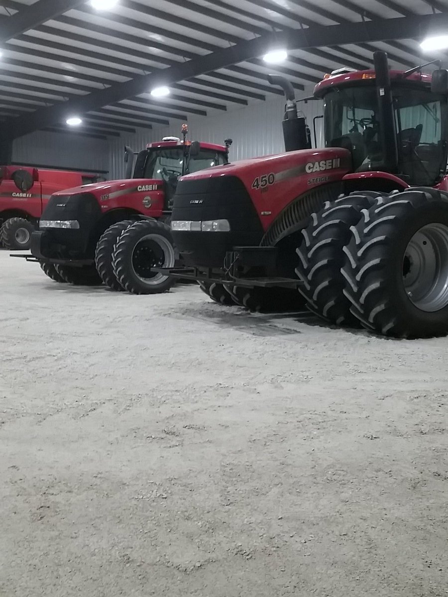 CaseFarmer1208's tweet photo. Idle day. Waiting to see if the weather forecast is correct. #plant16 #cornisdone #beansstarted https://t.co/qaOOadgxsg