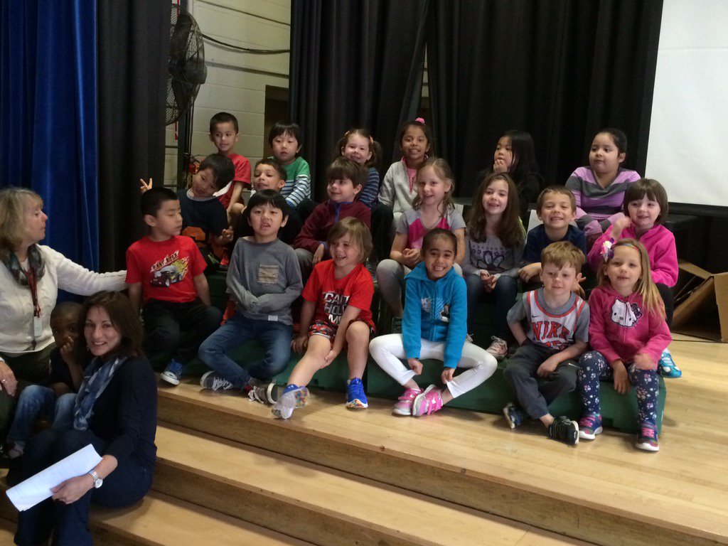 WOSnews's tweet image. #mrsnorrisWOS, #mrguntherWOS and #mshillWOS&apos; classes teach others about the #woswordofthemonth: flexibility!