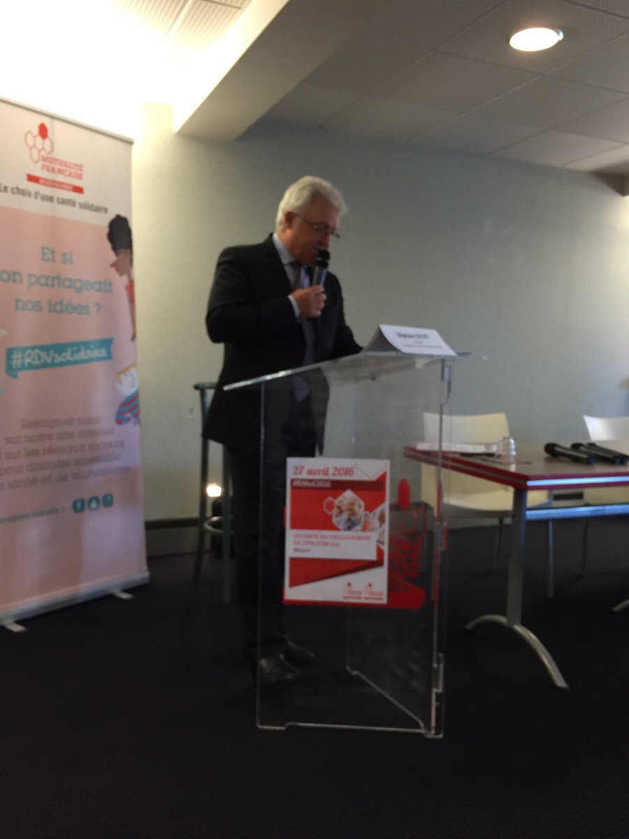 Debut de réunion de Dijon par Gilles DESCHAMPS . Le thème :les défis du vieillissement .