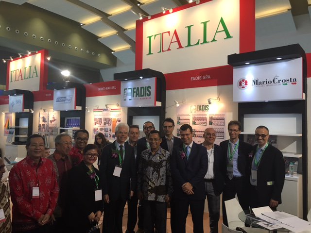 ItalyinIDN's tweet image. #Italia  Minister Saleh Husin with H.E. Vittorio Sandalli and Director ICE Liberatori. #IndoInterTex 2016