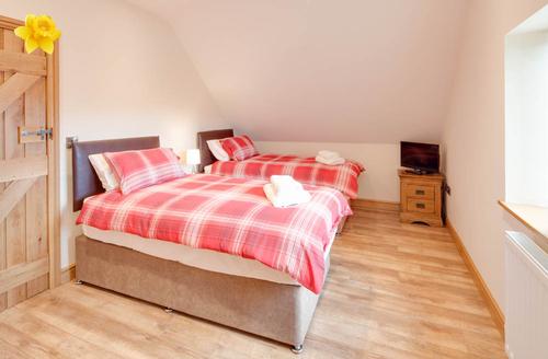 Barn Conversion in Heart of Wales: 3 nts, sleeps 4 now £240!  stayinwales.co.uk/detail.cfm?i=8… … #bankholidayweekend