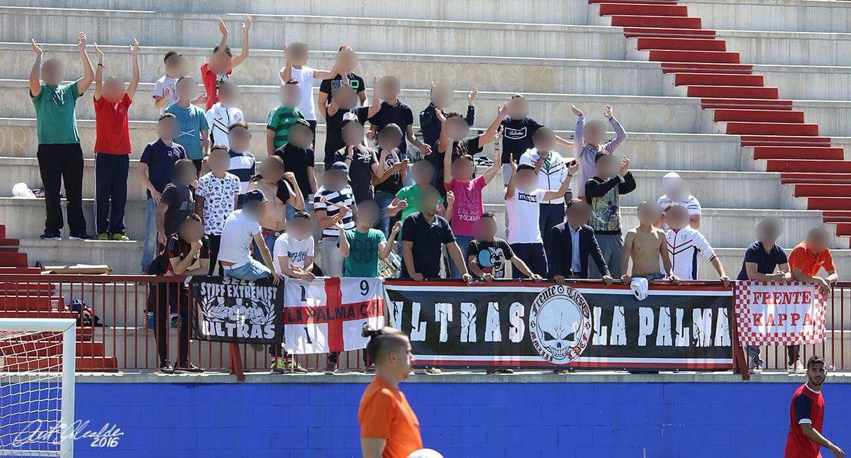 MDM_LaPalmaCF's tweet photo. Mas fotos del domingo La Palma C.F vs Recre B , tus ultras no te abandonan https://t.co/pOUTqp0Huo