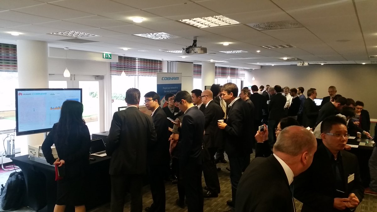 ForumEurope's tweet image. #5G technologies in action at the #5ghuddle @Surrey5GIC @RohdeSchwarz @cobhamwireless @Huawei @wings_ict