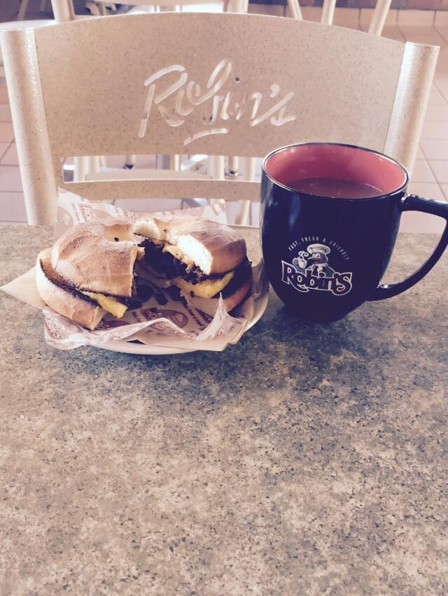 RobinsDonuts902's tweet photo. Enjoy your #RobinsDonuts brekwich on a bagel! Only $1.99 when you purchase a medium coffee! #WakeUp #Delicious https://t.co/7K4LOy8Tzc