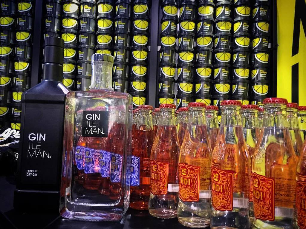 GinAndTwitts's tweet photo. Más de #gintlemantour en #alimentaria2016 con @indidrinks y @mrlemonslices https://t.co/vN9TSzcpIH