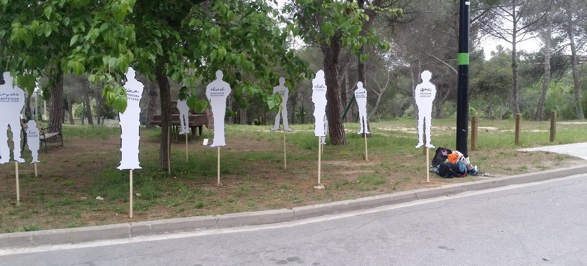 CGT_UAB's tweet photo. Avui el professorat de la UAB #EnsPlantem i diem: "Prou precarietat"
(Continuarà)

https://t.co/ZazSU7ueOk https://t.co/YLLpvD7uj7