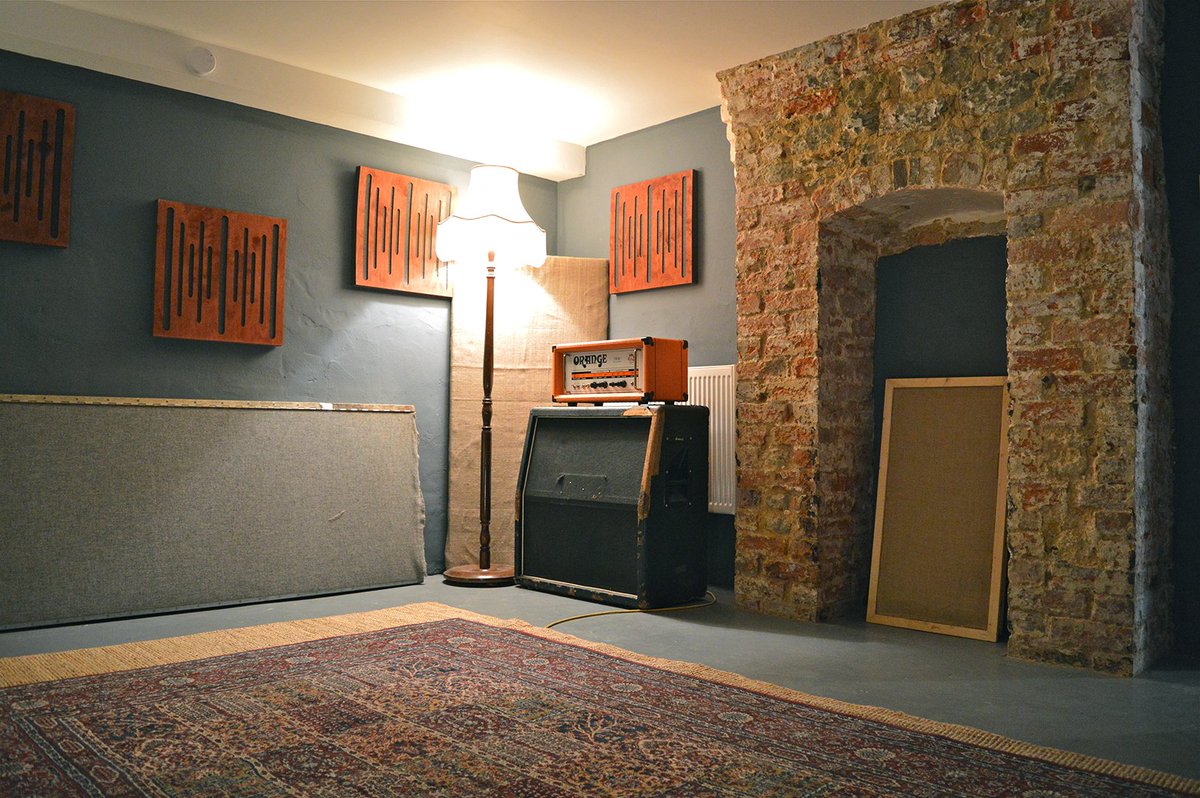 RT <a href="/NWfARecords/">NWfA Records</a>: #NWfATowers #ResidentialRecordingStudio available now!
niceweatherforairstrikes.co.uk
#studio #recording