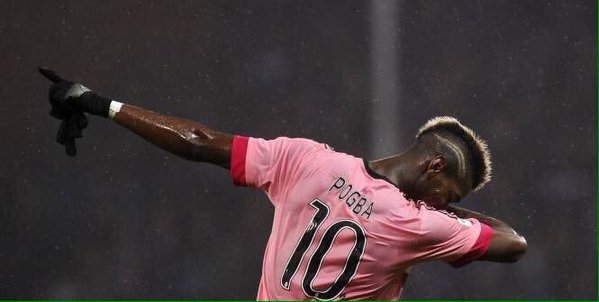 FootballFunnys's tweet photo. 2 years ago today, Steven Gerrard started the dab trend. https://t.co/PZxX6pBDx3