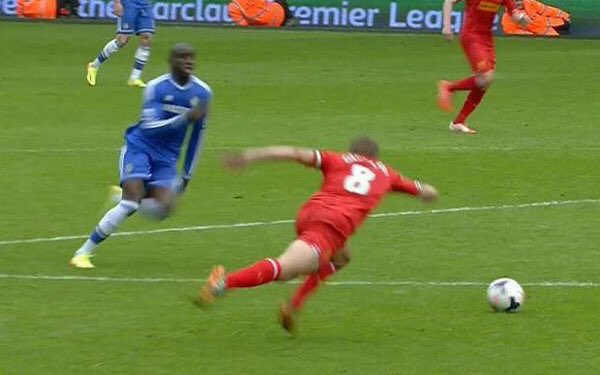 FootballFunnys's tweet photo. 2 years ago today, Steven Gerrard started the dab trend. https://t.co/PZxX6pBDx3