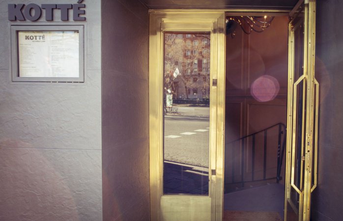 Mima a tu mamá y celebra con nosotros el #diadelamadre. Te esperamos el próximo domingo. #FelizMiercoles