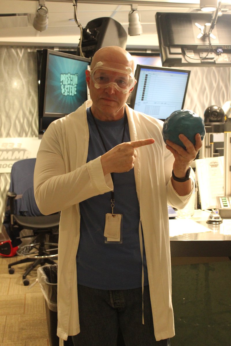 PrestonSteve933's tweet photo. We practice all the proper safety precautions when is comes to Science! https://t.co/Ky5VPo797O