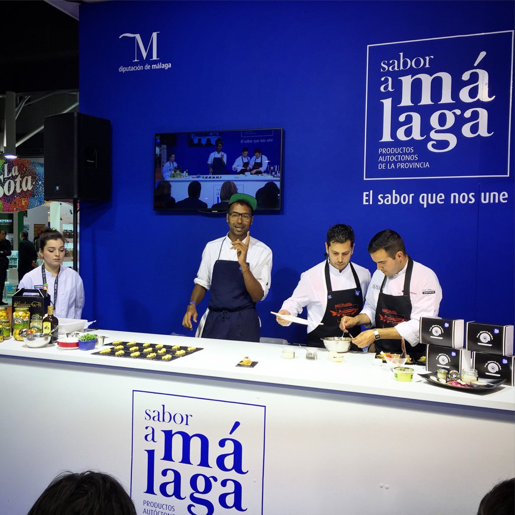 ¡Comienza el #show en #Alimentaria2016 con @elchefdelcaviar y <a href="/JohannWald/">Johann Wald</a>,un espectáculo con mucho #SaboraMalaga! :D