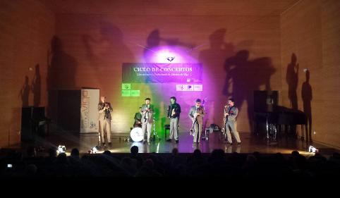 Cmusvigo's tweet photo. Gracias Andrea e Severino, Javier Marcos e músicos @MisturaVocal e @CaramuxoQuartet por este V CICLO. Foi un pracer! https://t.co/IoHWqVFdVD