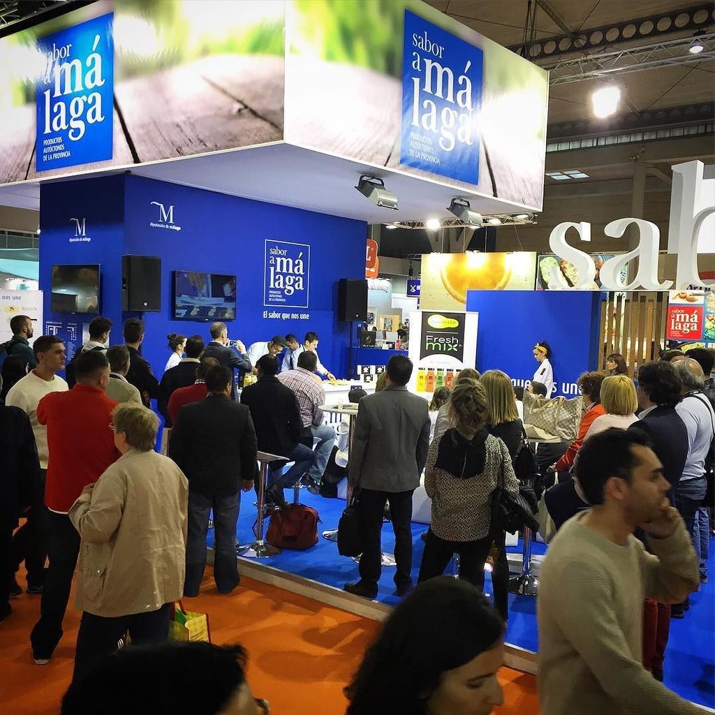 ¡El stand de #saboramalaga a tope con el #showcooking de @elchefdelcaviar y <a href="/johannwald/">Johann Wald</a>! :D #Alimentaria2016
