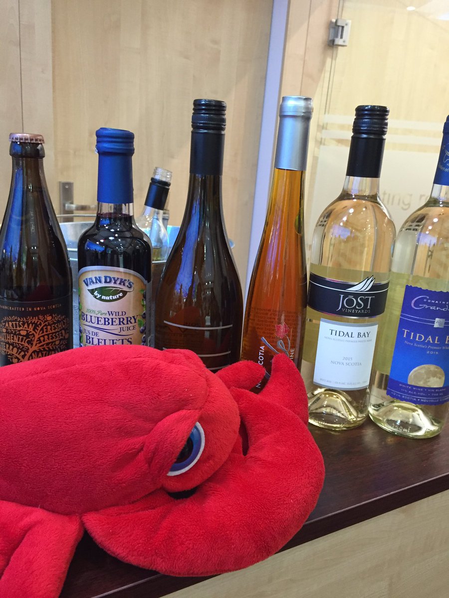 So many great products to choose from on our #canada stand! Hall 9. Which Nova Scotia wine to try?? All? #SEG16