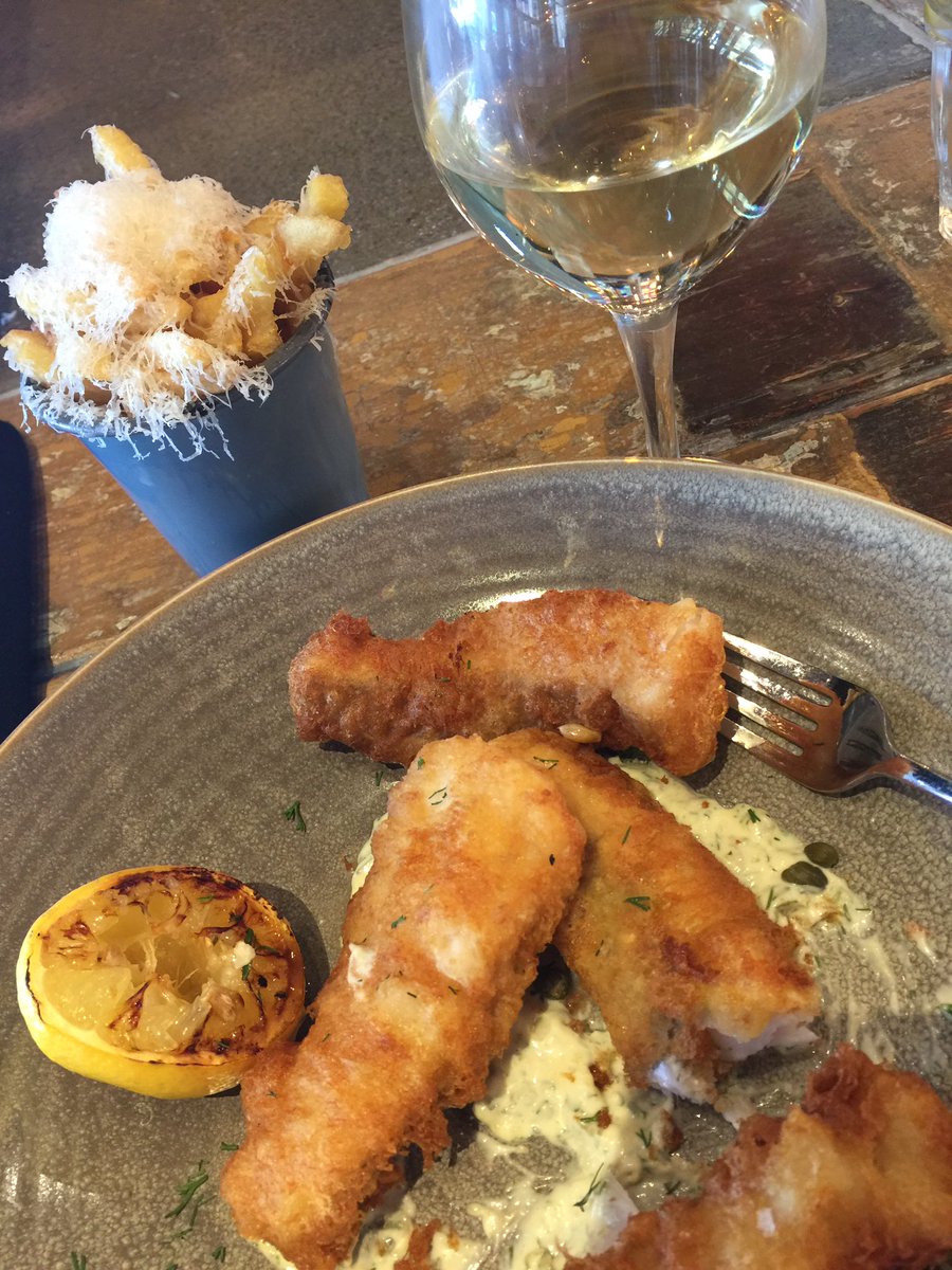 lesleychalmers's tweet photo. Enjoying my first stress-free lunch for 2 weeks - in #homefromhome  @AlbertsSchloss #missedyou #allprotein https://t.co/MdrDKRTTMC