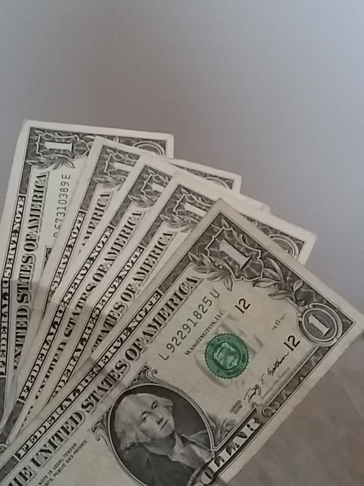 MAMMON0088's tweet photo. Paper form of power. #money #dollar #power https://t.co/jLaPlcJMkC