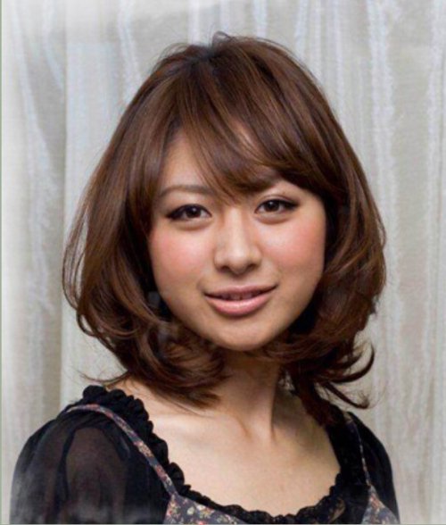 美容室ピコット A Twitter 甘めのミディアムボブスタイル セミマットのカール感で大人すぎない 甘めのミディアムボブスタイル スタイリストコメント 肩上でくびれるａラインミディアムボブに重ための T Co 53b7omkc
