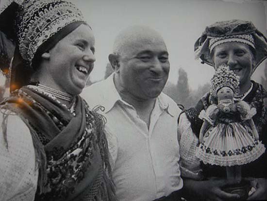 how did the Hungarian Communist Party turn this man into a sex symbol? Find out at 4pm maynoothuniversity.ie/europe/events/…