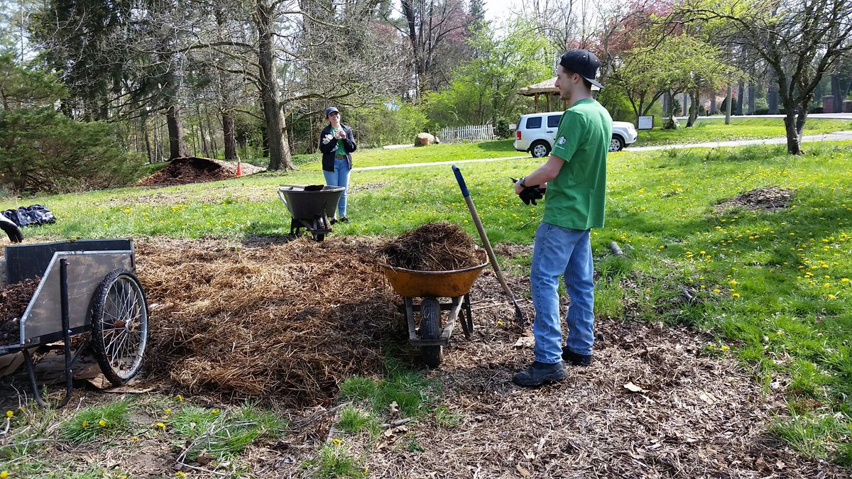 ChagrinFallSbux's tweet photo. We couldn't be who we are today without helping others along the way! #community https://t.co/lYWUlDybVr