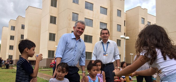 #Desenvolvimento | Ministro entrega 760 unidades do Minha Casa Minha Vida  em Caucaia (CE) goo.gl/xPnckM