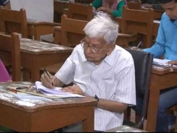 POOJAPVAIDYA's tweet image. #Respect: 97-year-old appears for MA Economics exam in Bihar 
#NoAgeForLearning