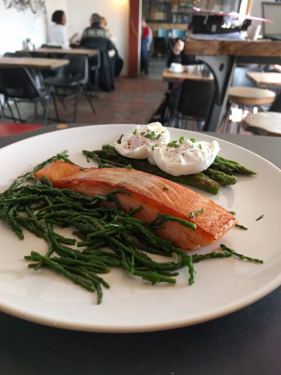 prosperocoffee's tweet photo. @countercafe @stourspace we're celebrating asparagus season, Hollandaise optional (you know you want it) #foodporrn https://t.co/k9WbRm83Tm