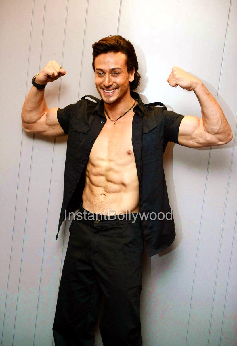 instantbolly's tweet photo. Tiger Shroff shows Six Packs During Baaghi Promotions https://t.co/CvovSUYw8g