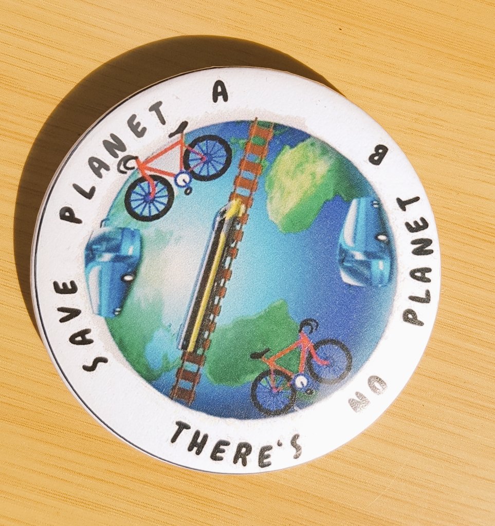 tcddublin's tweet image. Students from @mercyinchicore getting pledges for their @SEAI_ie #onegoodidea   #saveplanetA project #greenertravel