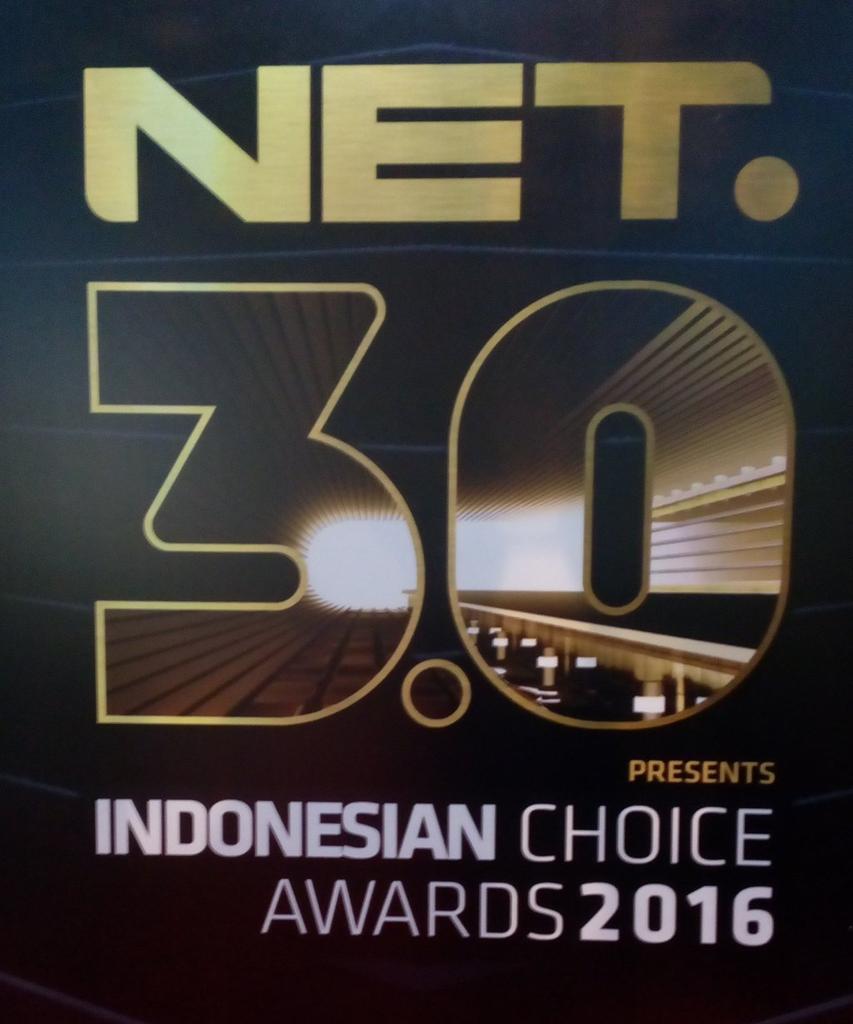 Fatinistic's tweet photo. Fatinistic Siapkan amunisi buat vote @FatinSL tgl 1 Mei, Nominasi "Female Singer Of The Year" #ICA2016 @netmediatama https://t.co/i9J7RWLhPX