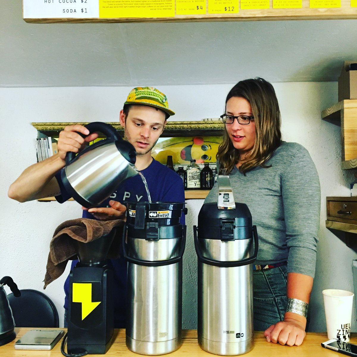 UELZING's tweet photo. First #batchbrew with Laura, newest member of the #ZINGteam!!! #banannaphotobomb https://t.co/eQ76Et6XIn