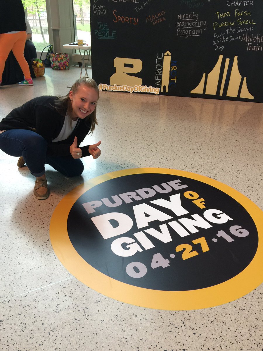 engrambassadors's tweet photo. We ❤️ Purdue! #PurdueChalkboard #purduedayofgiving https://t.co/u5Fjrn6G50