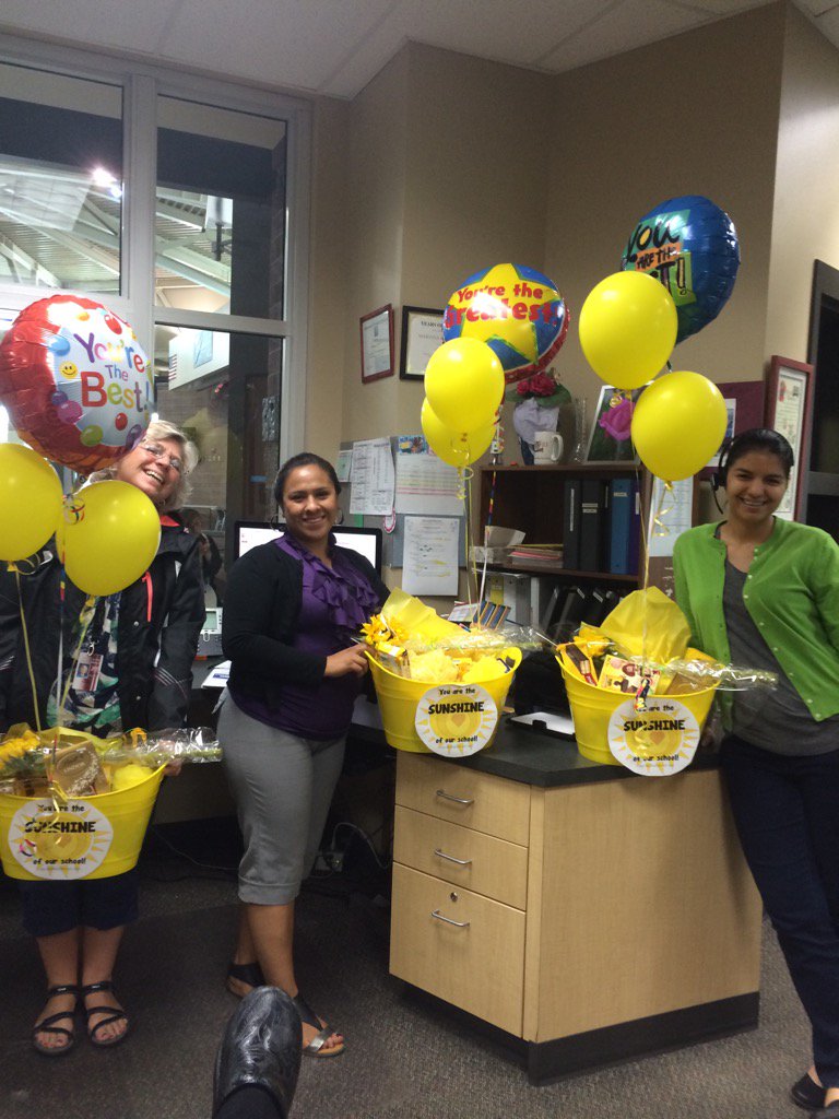 busybenjamin's tweet photo. Our secretaries are the sunshine of the school! #wahlukestrong https://t.co/uqWnfbB3Sx