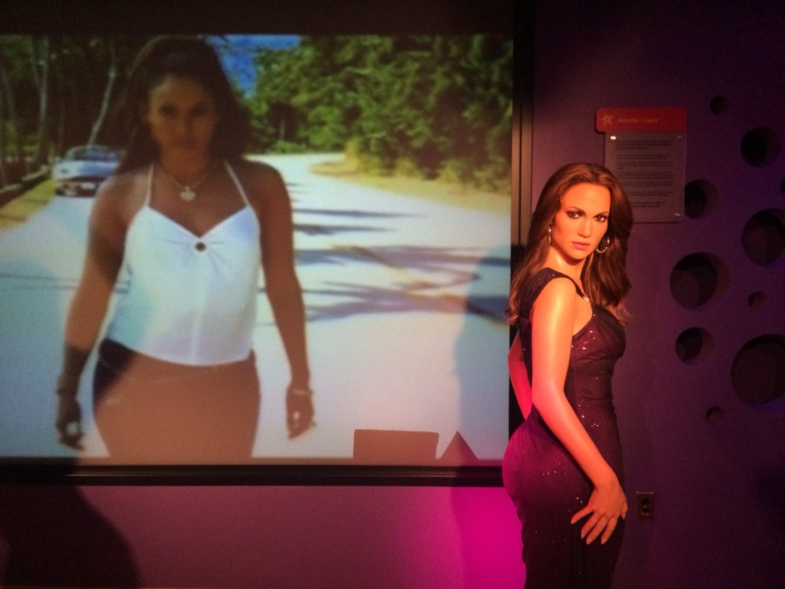 FrannieTaylor's tweet photo. Playing a JLo music video #ldcat @ the wax museum!! Yaaaassss https://t.co/rjAMa4vRhW