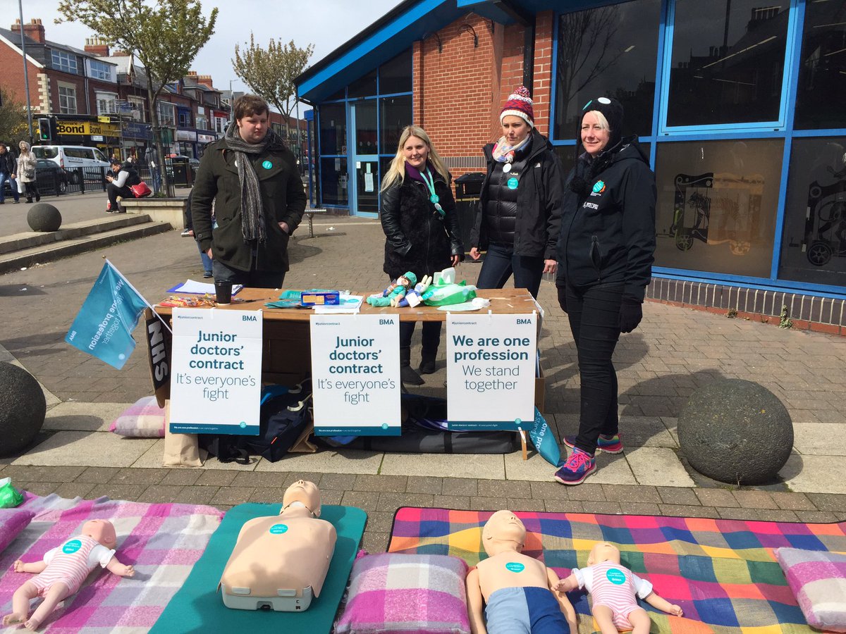 HartlepoolJack's tweet photo. Great to meet Junior Doctors in Hartlepool. Interview coming soon. Get down to the Library to sign the petition. https://t.co/sBoTChMgW4