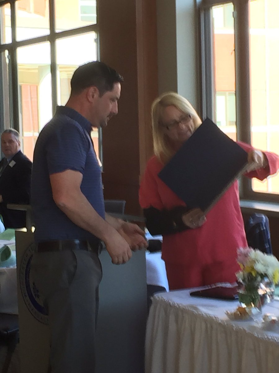 BrendaKearney4's tweet photo. Congrats Scott for recng the employer recognition award for their continued partnership with Mass rehab commission https://t.co/bGnIIc3DlY