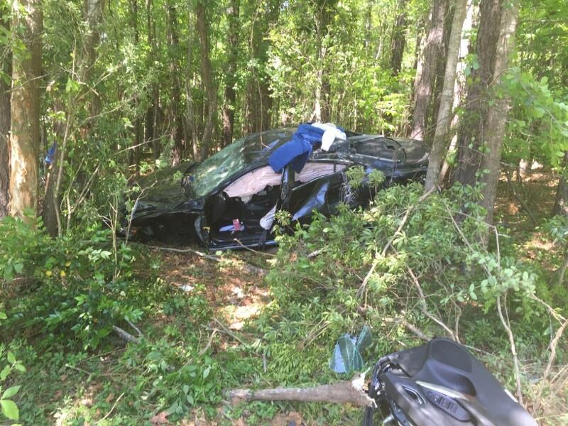 MNEditorsScoop's tweet photo. Car rolled in Park West. Hit round about at excessive speed. https://t.co/rqm4S1muX7